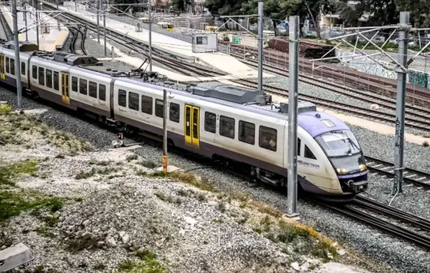 Hellenic Train: Ακινητοποιήθηκε η αμαξοστοιχία 303 λόγω τεχνικού προβλήματος στον σταθμό Λυγιάς