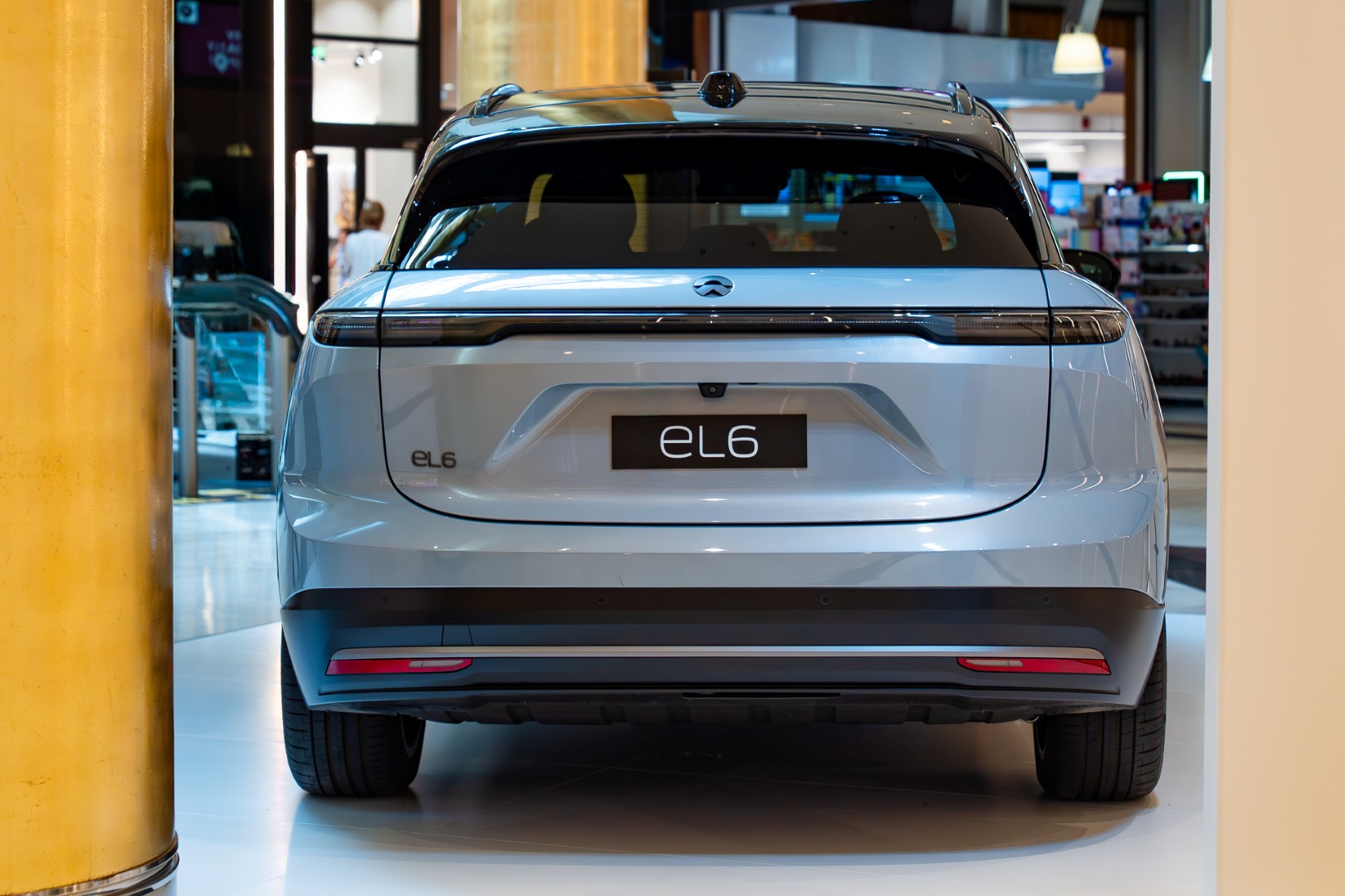 Το εντυπωσιακό Nio EL6 ηλεκτρίζει το Golden Hall Το εντυπωσιακό Nio EL6 ηλεκτρίζει το Golden Hall