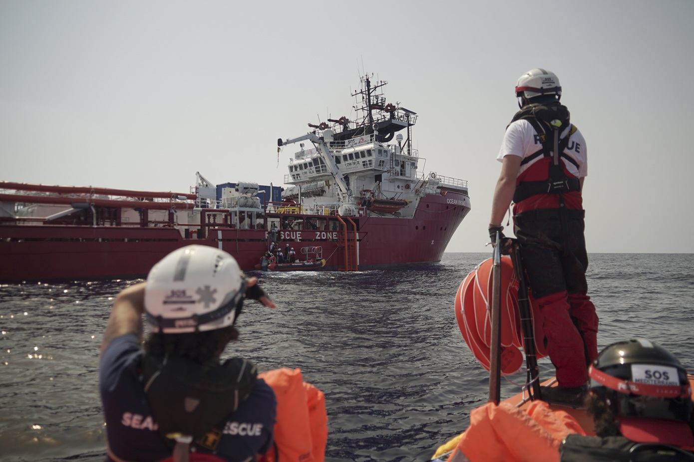 Η λιβυκή ακτοφυλακή «άνοιξε πυρ» κατά του Ocean Viking κατά τη διάρκεια επιχείρησης διάσωσης μεταναστών