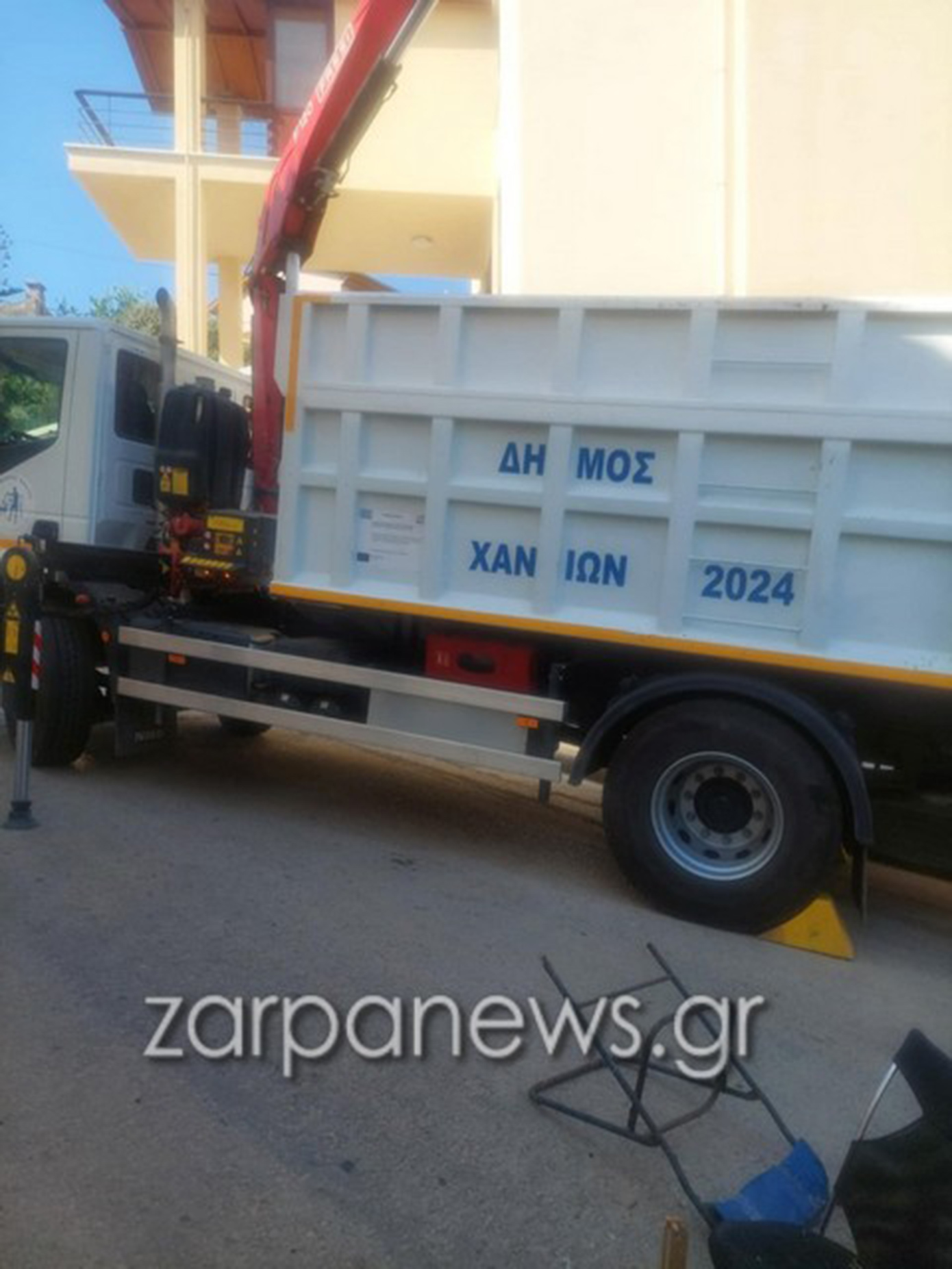 Επιχείρηση καθαρισμού &#8211; μαμούθ σε σπίτι στα Χανιά &#8211; Η ιδιοκτήτρια επιτέθηκε σε υπάλληλο