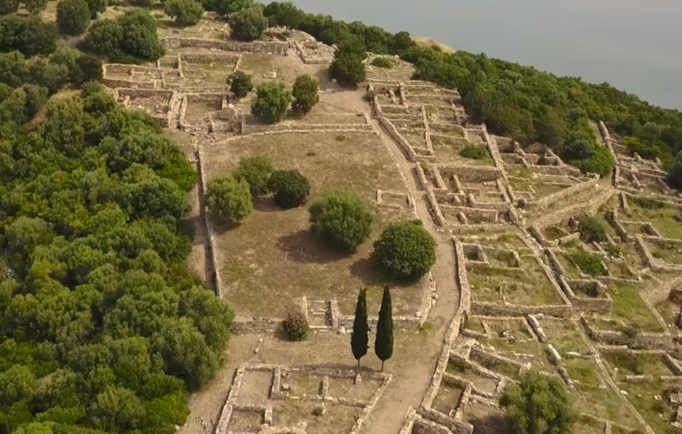 Τη βελτίωση της προσβασιμότητας στον αρχαιολογικό χώρο του Ραμνούντος ανακοίνωσε το υπουργείο Πολιτισμού