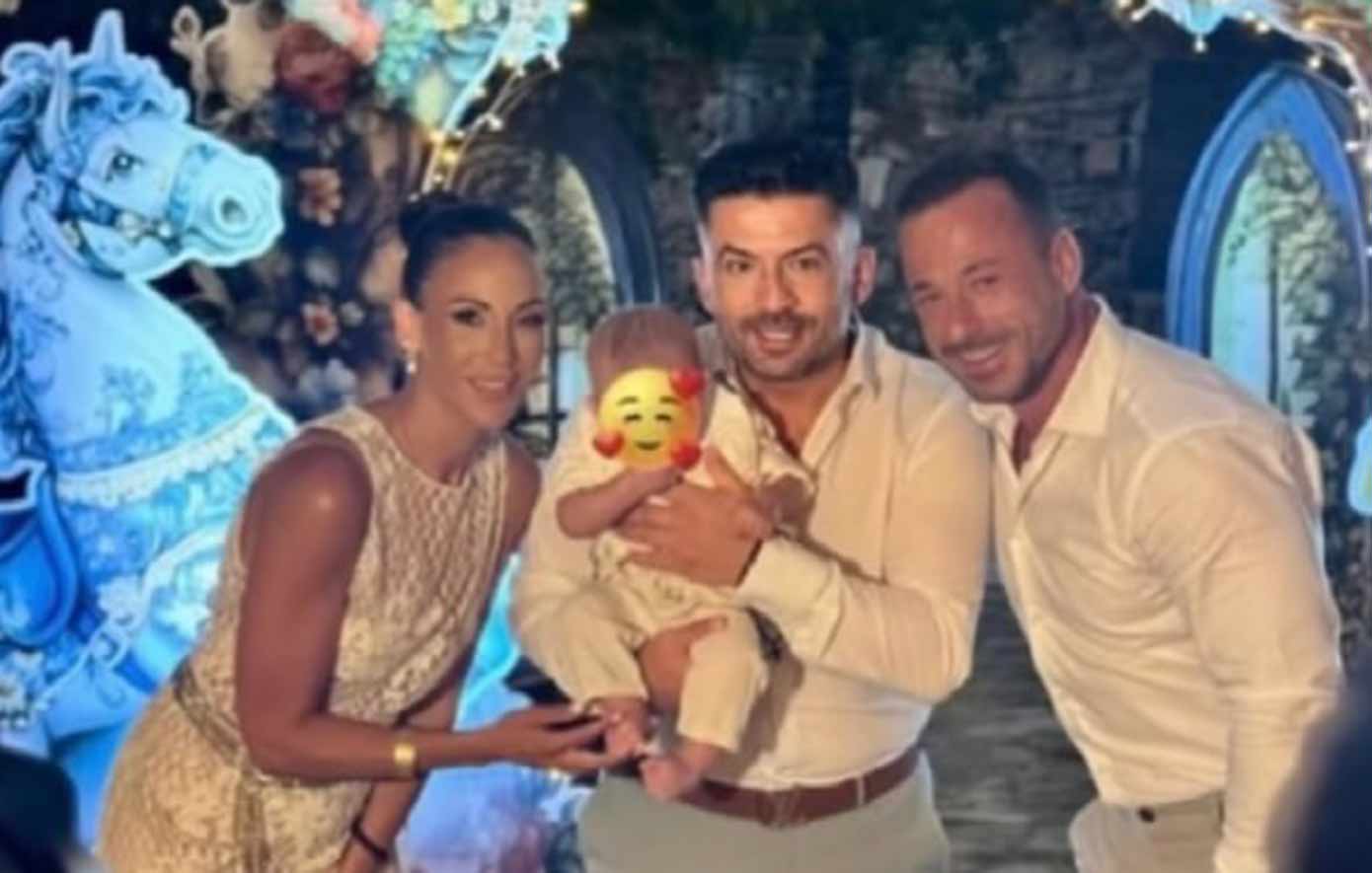 Το έθιμο που τήρησαν τρεις μέρες μετά τη βάπτιση του γιου τους η Ανθή Βούλγαρη και ο Κώστας Κωνσταντινίδης