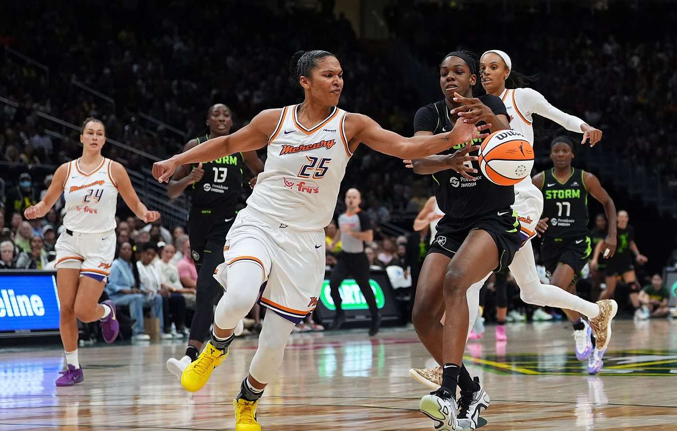 Απίστευτες σκηνές στο WNBA: 32χρονος προσπάθησε να πετάξει δονητή στον αγωνιστικό χώρο και πέτυχε μια 12χρονη
