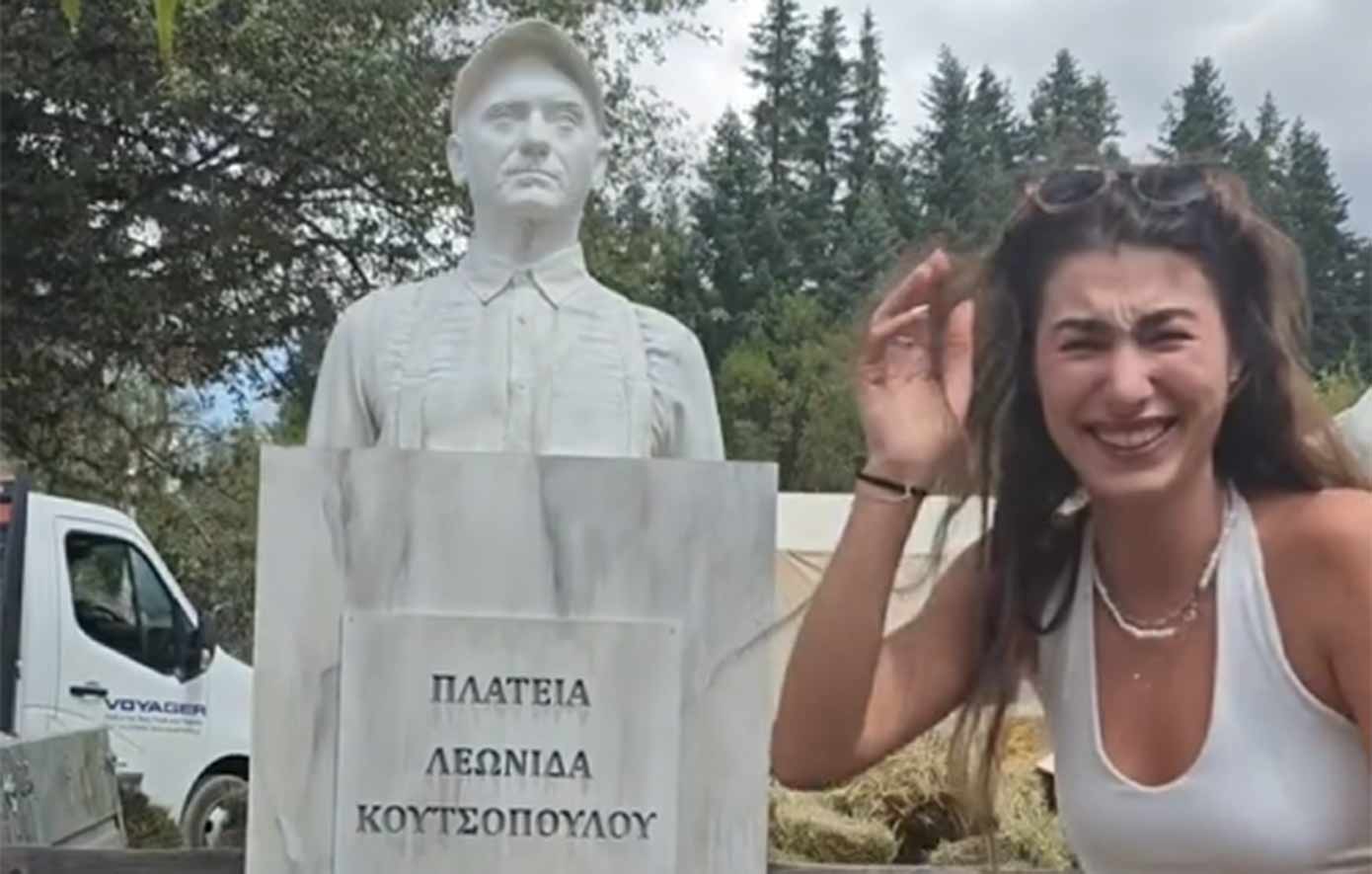 Η Χρύσα Μιχαλοπούλου χορεύει ζεϊμπέκικο μπροστά την προτομή του Λεωνίδα Κουτσόπουλου στη «Φάρμα»