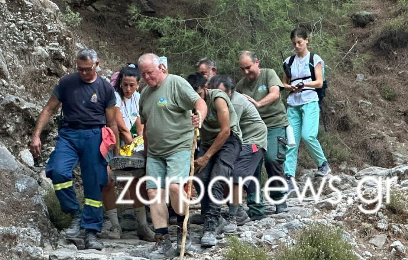 Κινηματογραφική διάσωση στο Φαράγγι της Σαμαριάς: Μετέφεραν στα χέρια 60χρονο άντρα για 3 χιλιόμετρα