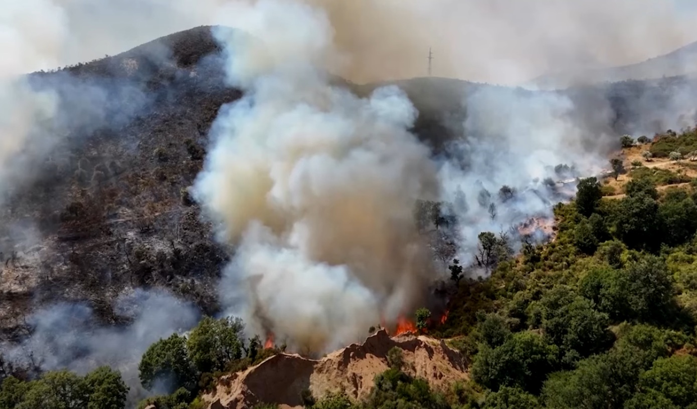 Καίγεται η Αλβανία, στις φλόγες τα μειονοτικά χωριά &#8211; Απειλούνται εγκαταστάσεις υγραερίου