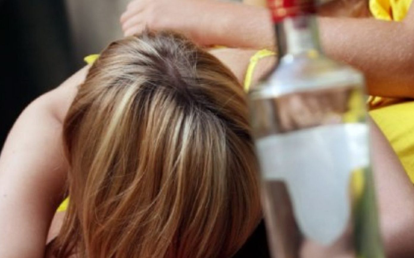 Σε ημικωματώδη κατάσταση 15χρονη μετά από κατανάλωση αλκοόλ σε πάρτι στην Αιτωλοακαρνανία &#8211; Πέντε συλλήψεις