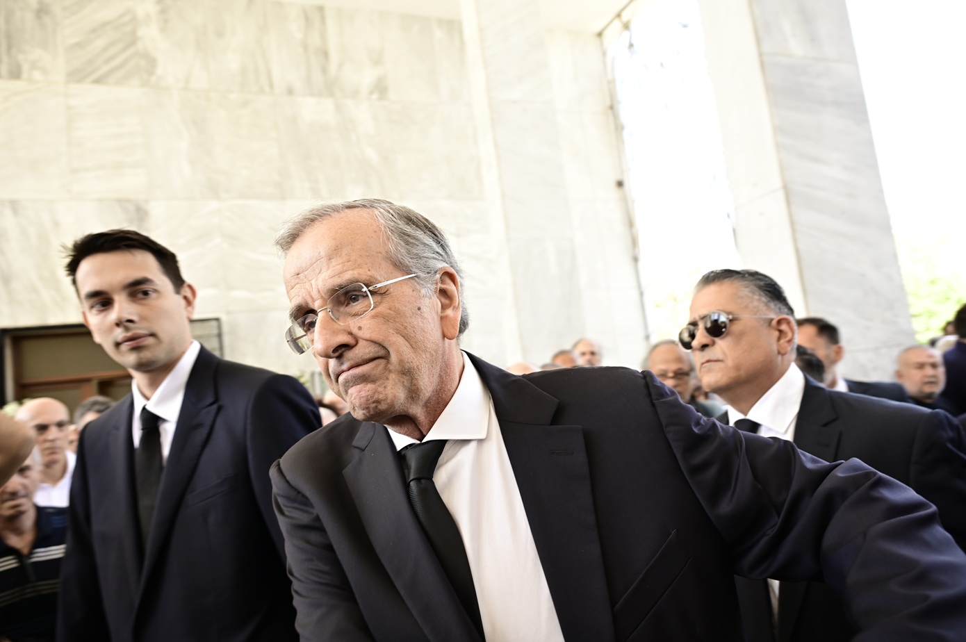 Σε λίγη ώρα το τελευταίο αντίο στην 34χρονη Λένα Σαμαρά &#8211; Βουβός θρήνος στο Α&#8217; Νεκροταφείο