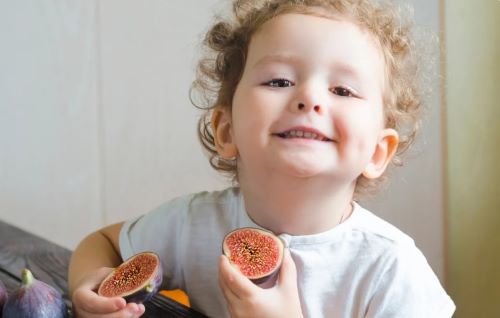 Μωρό και σύκο: 5 λόγοι για να το εντάξετε στη διατροφή του