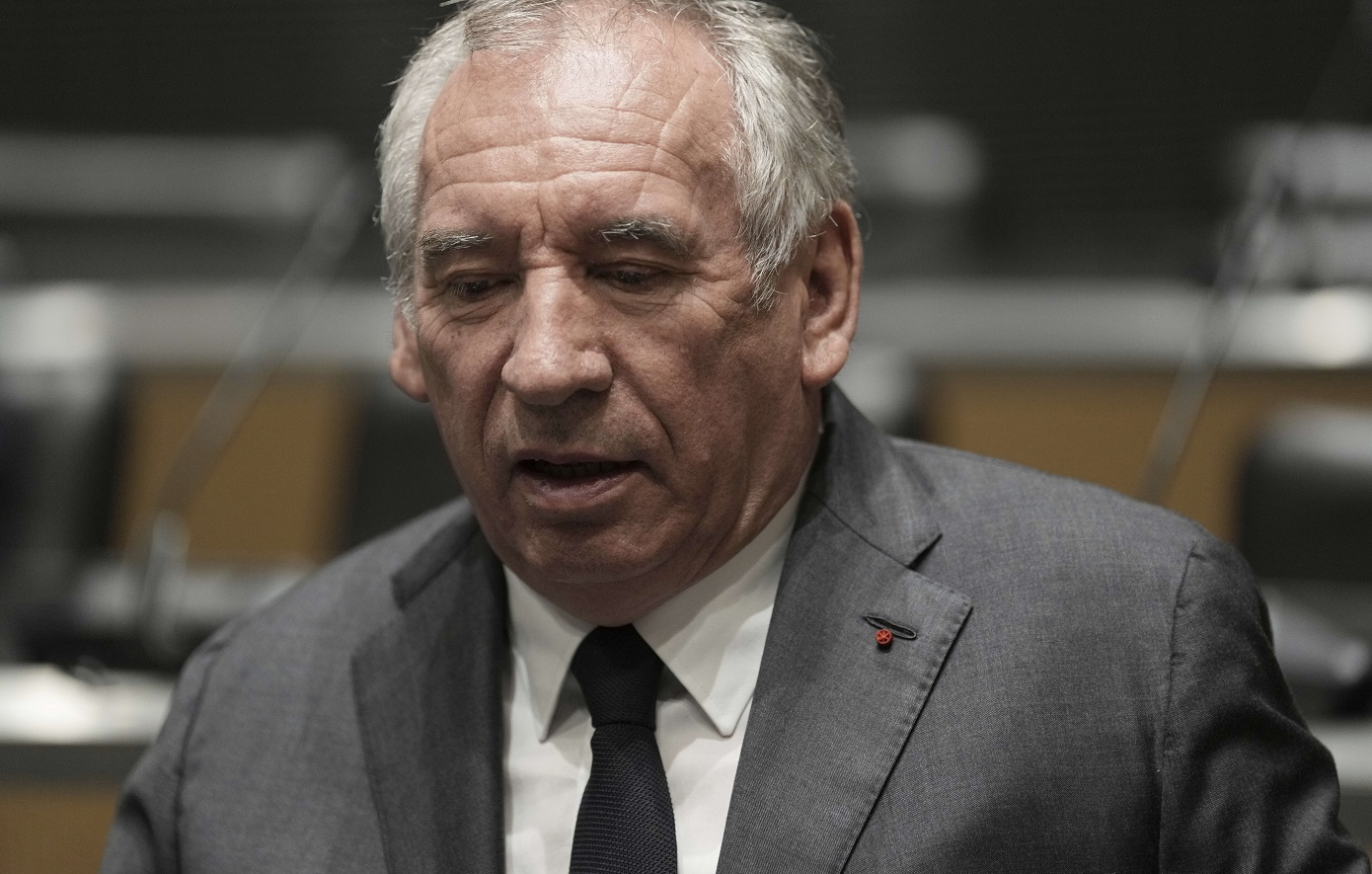 Καταρρέει η κυβέρνηση Μπαϊρού στη Γαλλία &#8211; «Με το χάος ή με την υπευθυνότητα» το δίλημμα που θέτει ο ίδιος