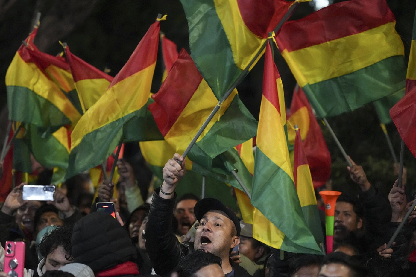 Επιβεβαιώθηκε η διεξαγωγή του δεύτερου γύρου των προεδρικών εκλογών στη Βολιβία
