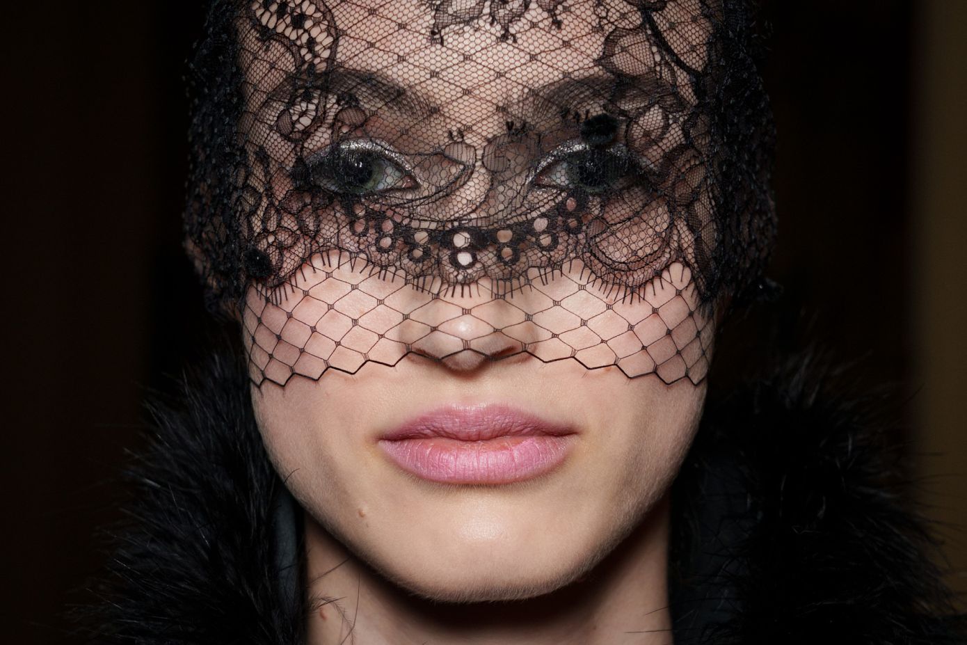 To Lip Blush επαναπροσδιορίζει το tattoo στα χείλη με διακριτικό χρώμα και μόνιμη διάρκεια