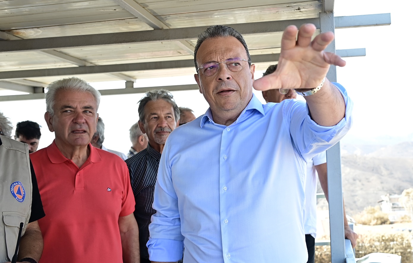 Σωκράτης Φάμελλος: Άμεσα μέτρα στήριξης των τοπικών κοινωνιών μετά τις πυρκαγιές αλλά και αποκατάστασης του περιβάλλοντος