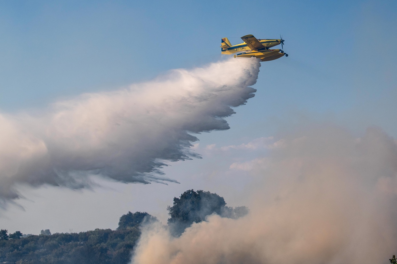 Φωτιά στο Γαρδίκι Θεσπρωτίας &#8211; Σηκώθηκαν εναέρια