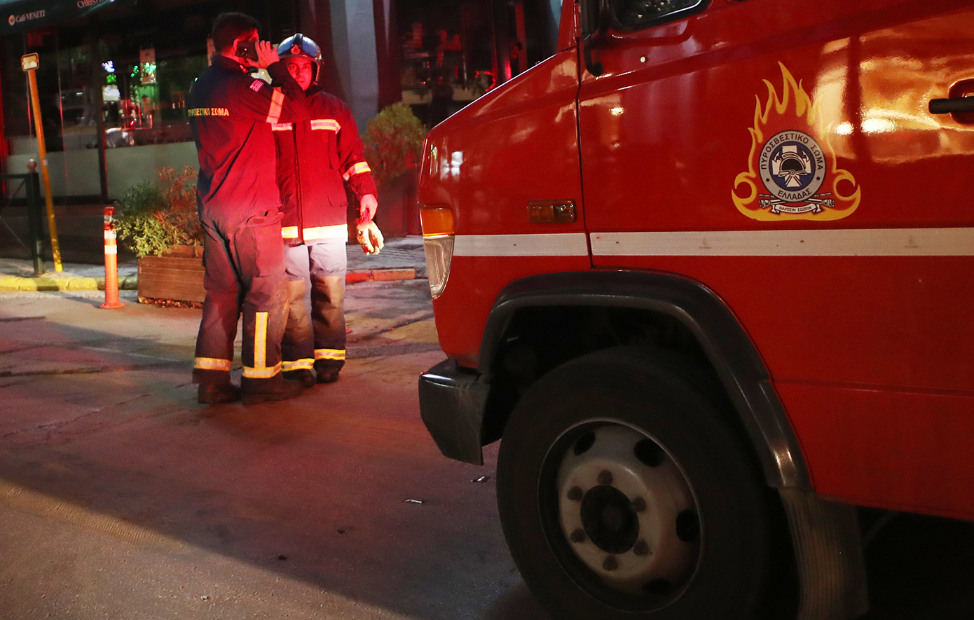 Φωτιά στη Νέα Πέραμο Αττικής