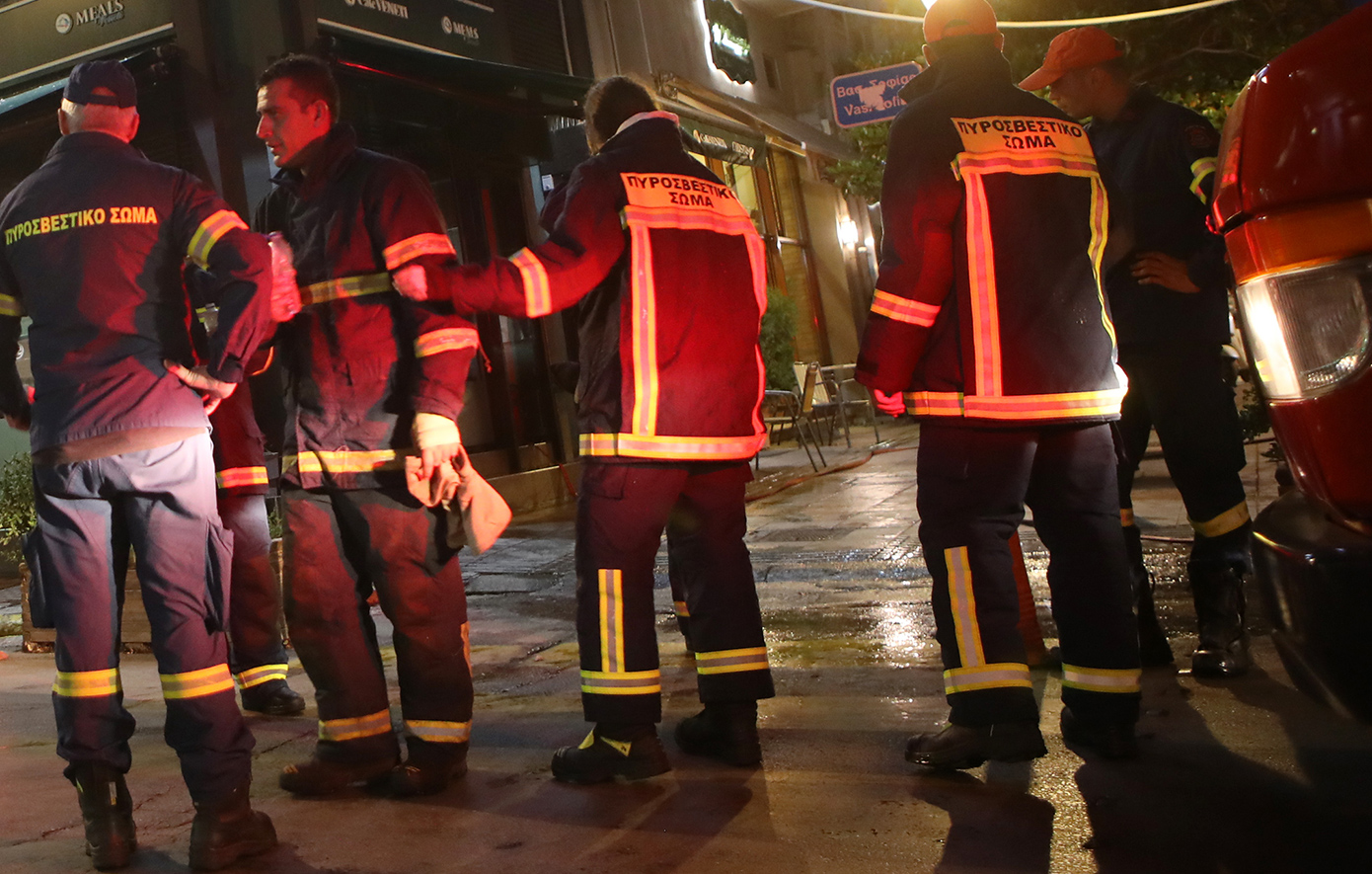 Φωτιά σε κατάστημα αρτοσκευασμάτων στο Μαρούσι