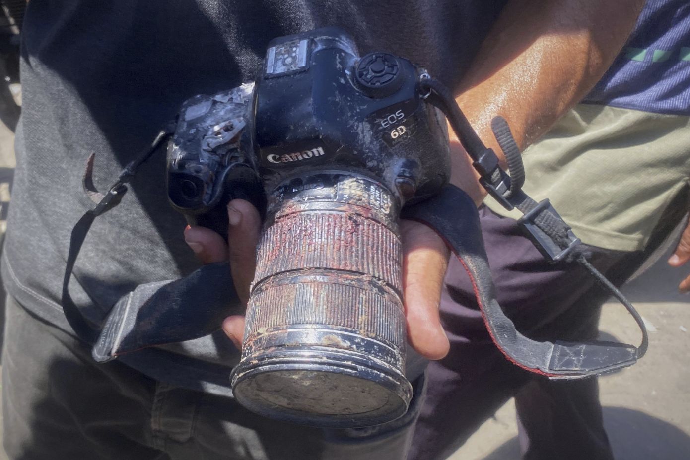 Ποιοι είναι οι πέντε δημοσιογράφοι που σκοτώθηκαν σε βομβαρδισμούς του Ισραήλ κατά νοσοκομείου &#8211; Ο Νετανιάχου μιλά για «τραγικό ατύχημα»