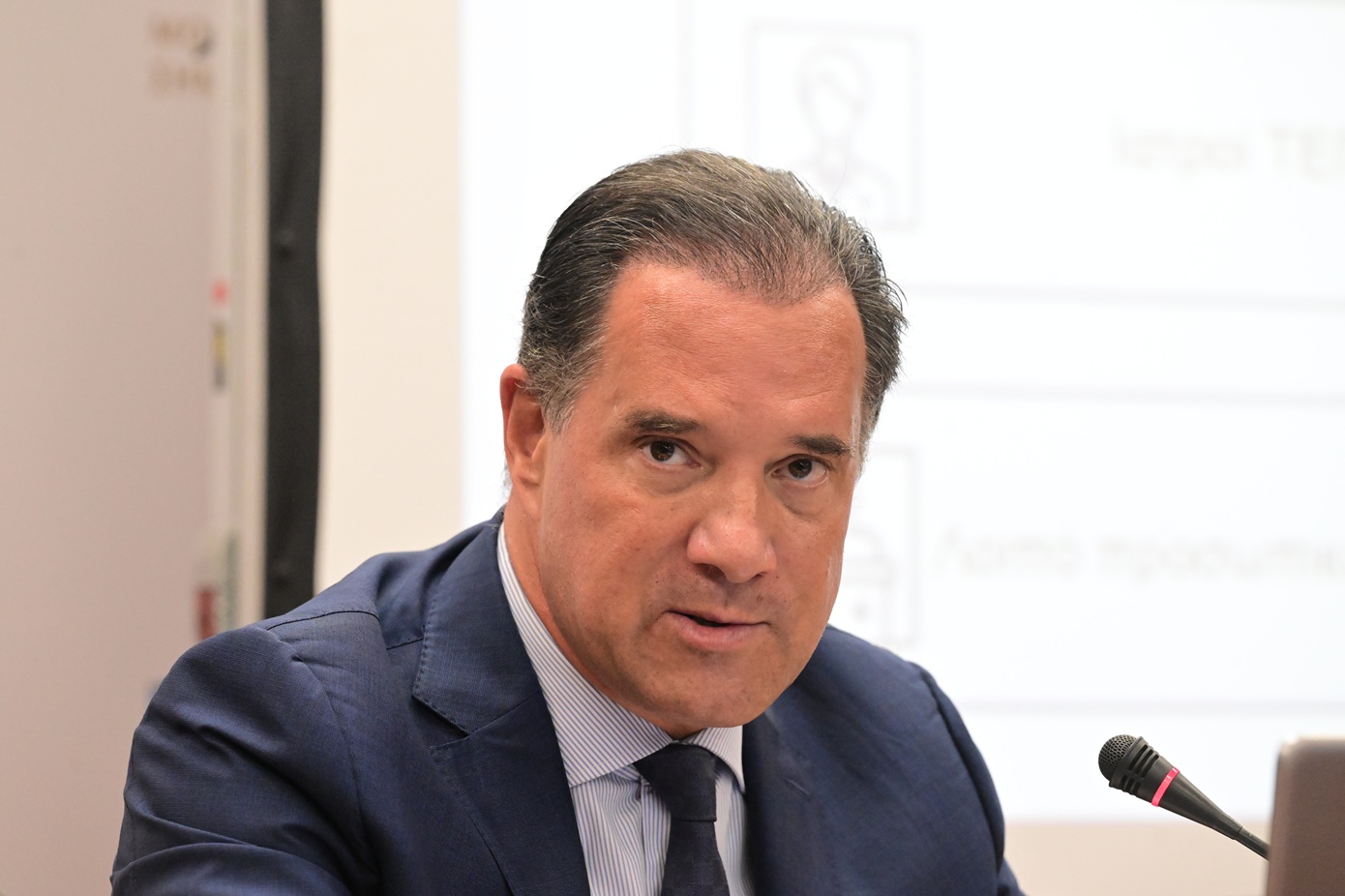 «Γενικά φέτος έχουμε τα λιγότερα κενά από κάθε άλλη χρονιά» – Τι απαντά ο Α. Γεωργιάδης στην ΠΟΕΔΗΝ για τις ελλείψεις στα νησιά
