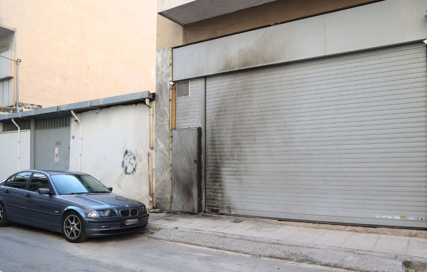 Επίθεση με γκαζάκια σε πολυκατοικία στον Κολωνό &#8211; Στόχος σύνδεσμος φιλάθλων αθηναϊκής ομάδας