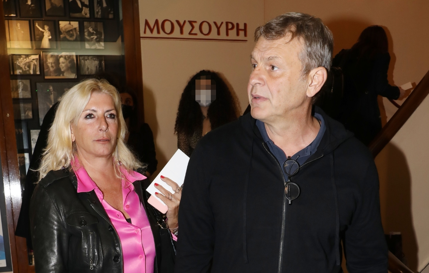 Απόστολος Γκλέτσος &#8211; Ιζαμπέλα Αρβανίτη: Ερωτευμένοι στη Μύκονο &#8211; Το φιλί που επιβεβαιώνει την επανασύνδεση