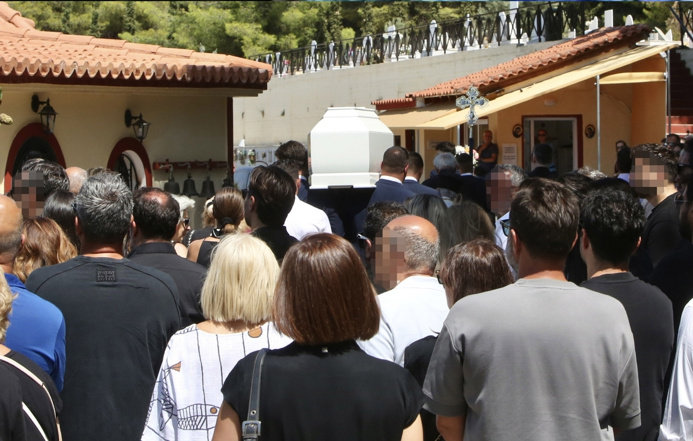 Κηδεία Νικολαϊδου Κηδεία Νικολαϊδου