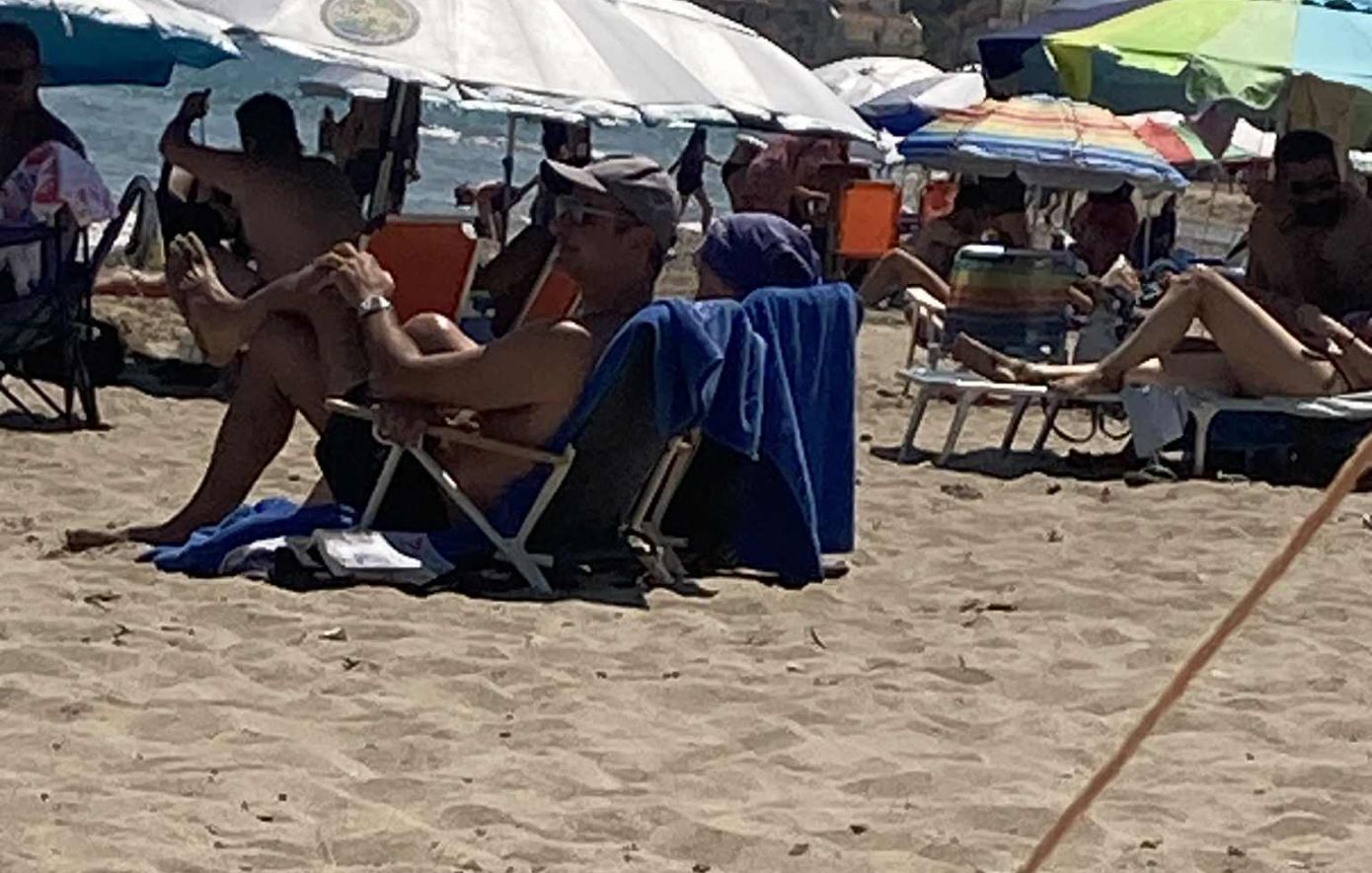 Ανάσα δροσιάς για Κυριάκο Μητσοτάκη και Μαρέβα στις Καλύβες των Χανίων