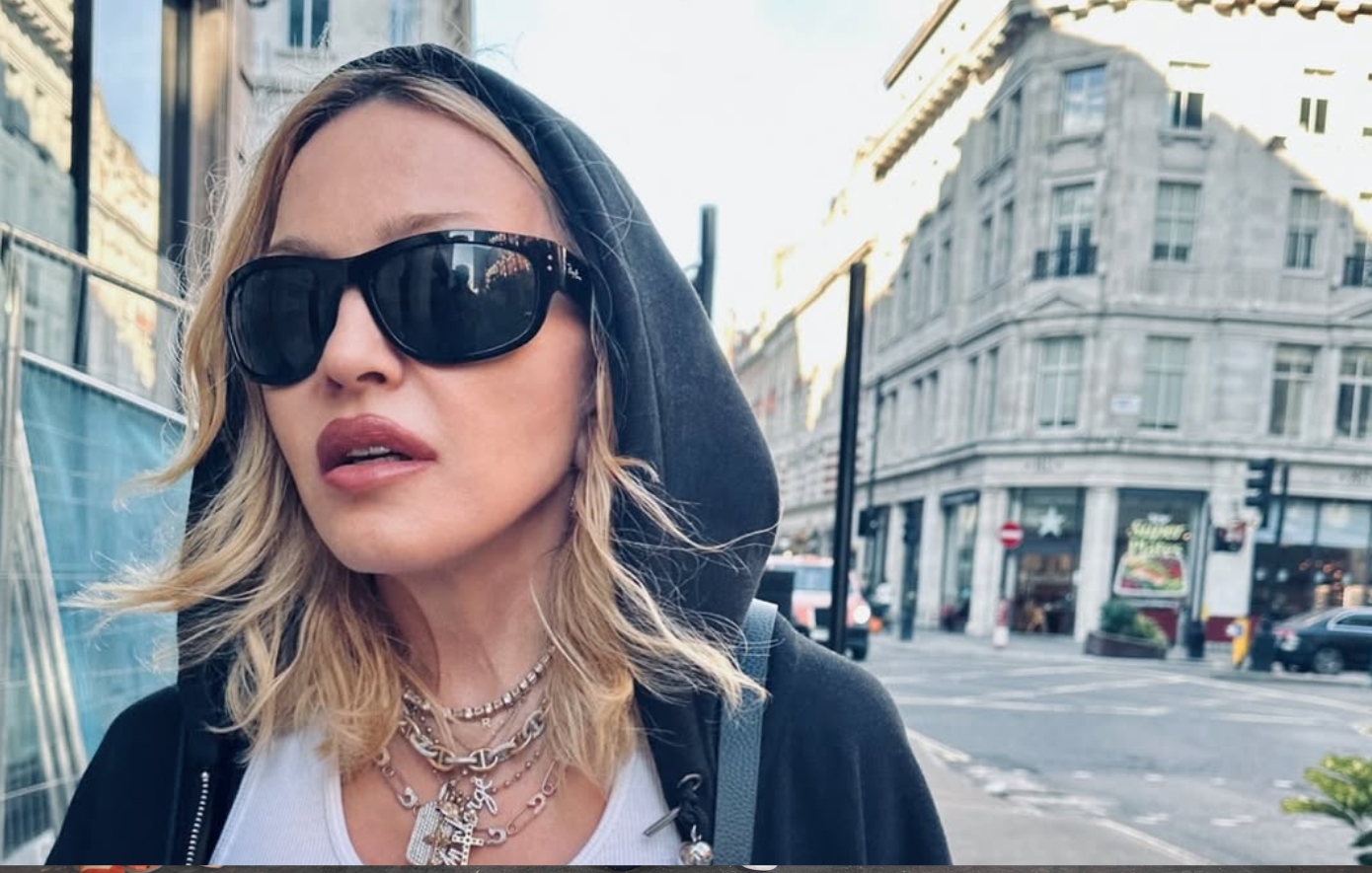 Η Μαντόνα έγραψε μήνυμα στον Θεό για τη Γάζα: «Σε παρακαλώ, πήγαινε στη Γάζα και φέρε το φως στα παιδιά»
