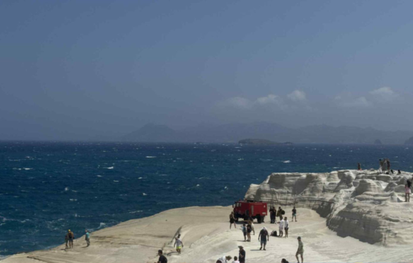 Τραγωδία στο Σαρακήνικο της Μήλου: Βρέθηκαν νεκροί δύο τουρίστες από πνιγμό