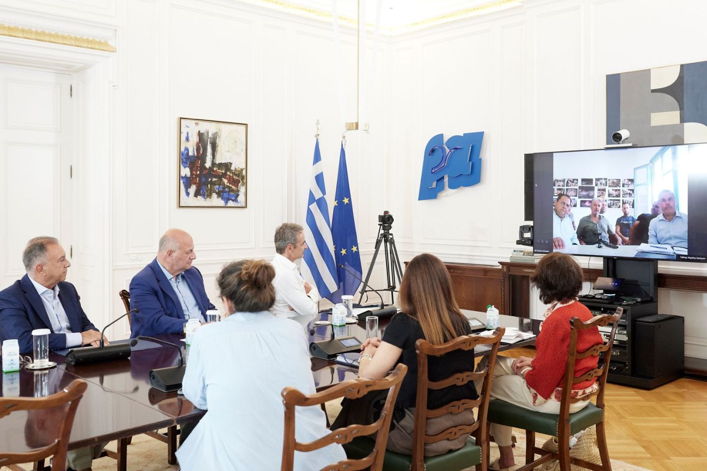 Τηλεδιάσκεψη Μητσοτάκη με τον δήμαρχο Αμοργού σχετικά με την πρωτοβουλία «Αμοργόραμα»