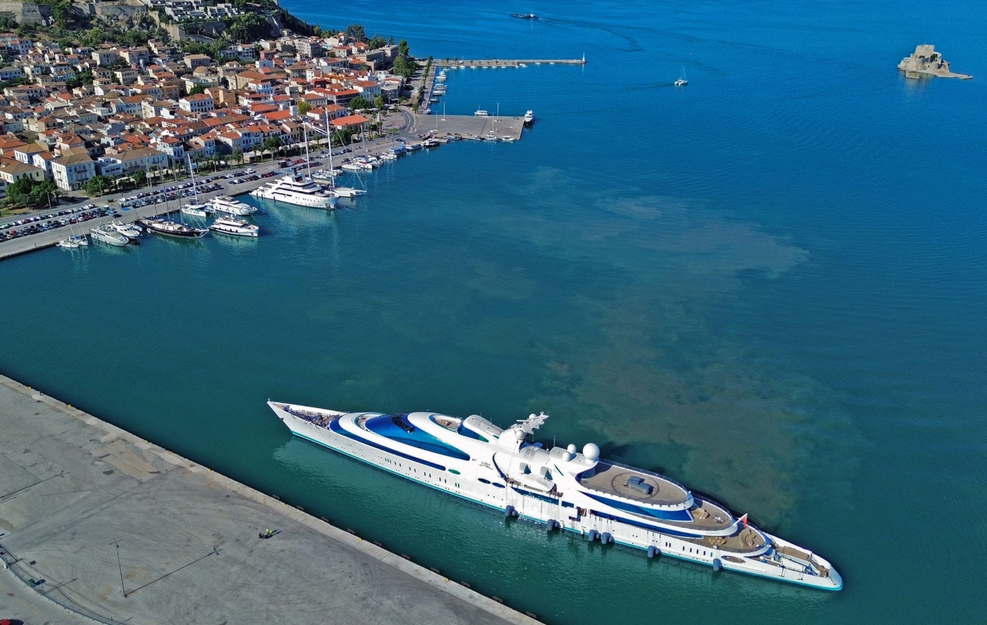 Στο Ναύπλιο το superyacht «Yas», μέλους της βασιλικής οικογένειας των Ηνωμένων Αραβικών Εμιράτων