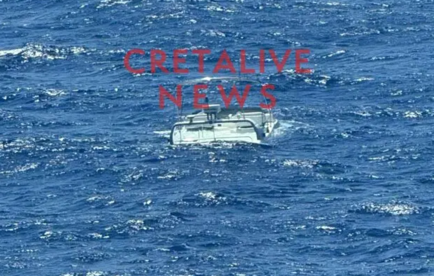 Περιπέτεια στη Σαντορίνη για γνωστό ποινικολόγο: Προσάραξε και βυθίστηκε το σκάφος του, τραυματίστηκε η σύζυγός του