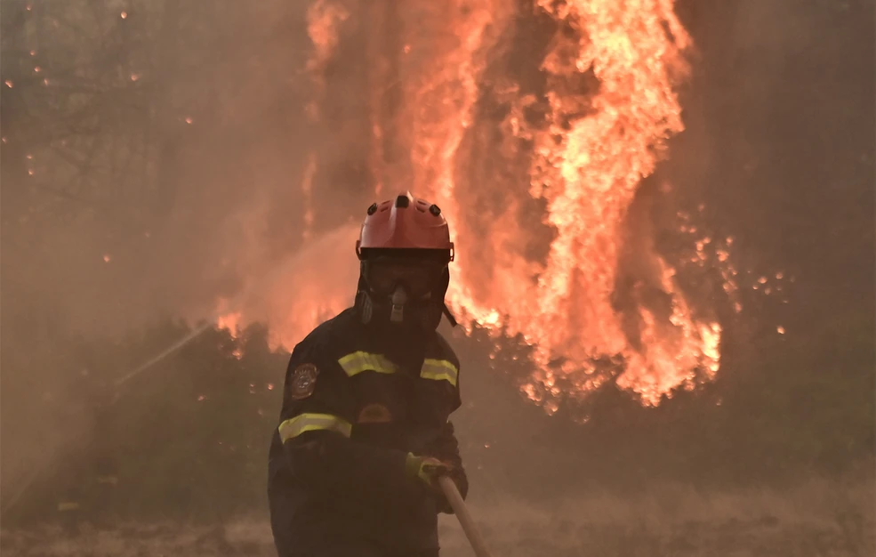 Συνεχείς αναζωπυρώσεις στην Αρχαία Ολυμπία &#8211; Μαίνεται η φωτιά στην Πρέβεζα