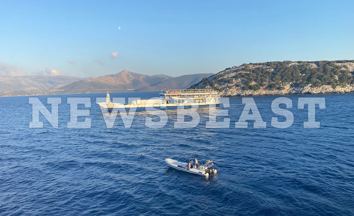 Παραμένει κολλημένο στην ξέρα το πλοίο «Παναγία Παραβουνιώτισσα» &#8211; Καταγγελίες για έλλειψη ενημέρωσης