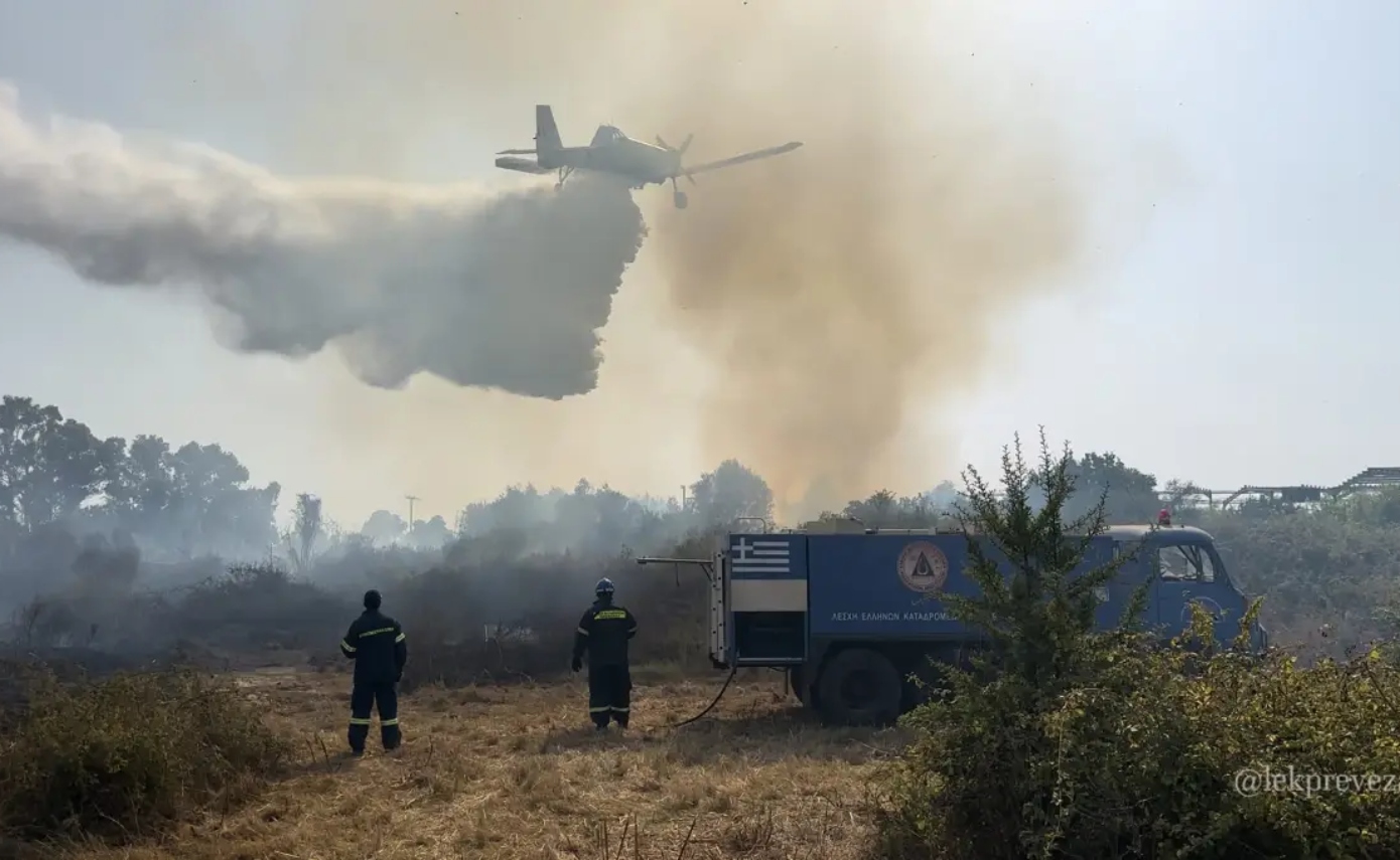 Μάχη με τις φλόγες στην Πρέβεζα &#8211; Φωτιές σε Στεφάνη και Καστροσυκιά, αναζωπύρωση στη Βρυσούλα, μηνύματα από το 112
