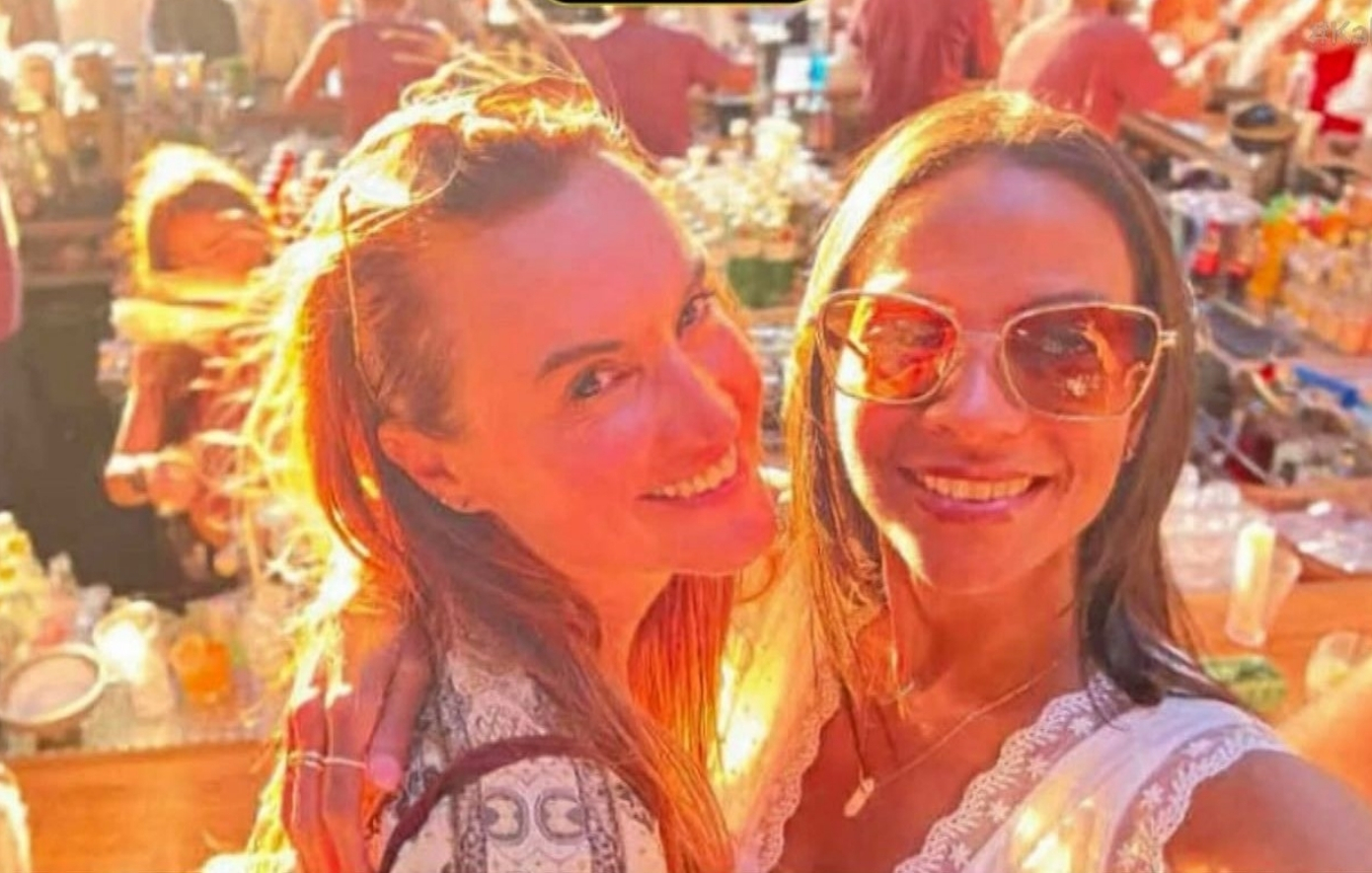 Η Ζόε Σαλντάνα έκανε διακοπές στη Μύκονο και τις Σπέτσες