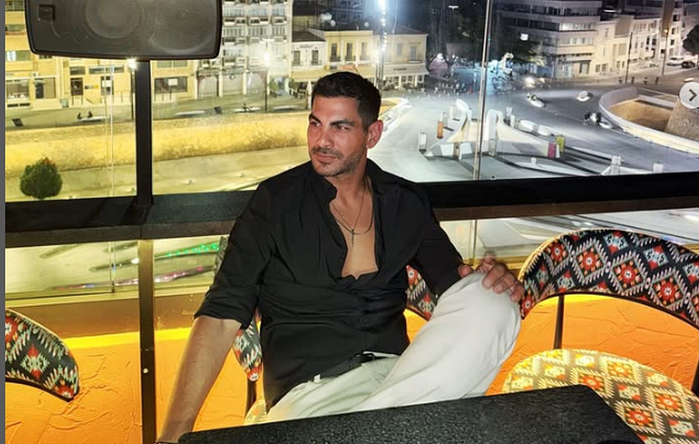 Ο Σταύρος Κωνσταντίνου ερμήνευσε τον Εθνικό Ύμνο στο Ελλάδα – Κύπρος του Eurobasket – Είχε συμμετάσχει στο «Super Idol»