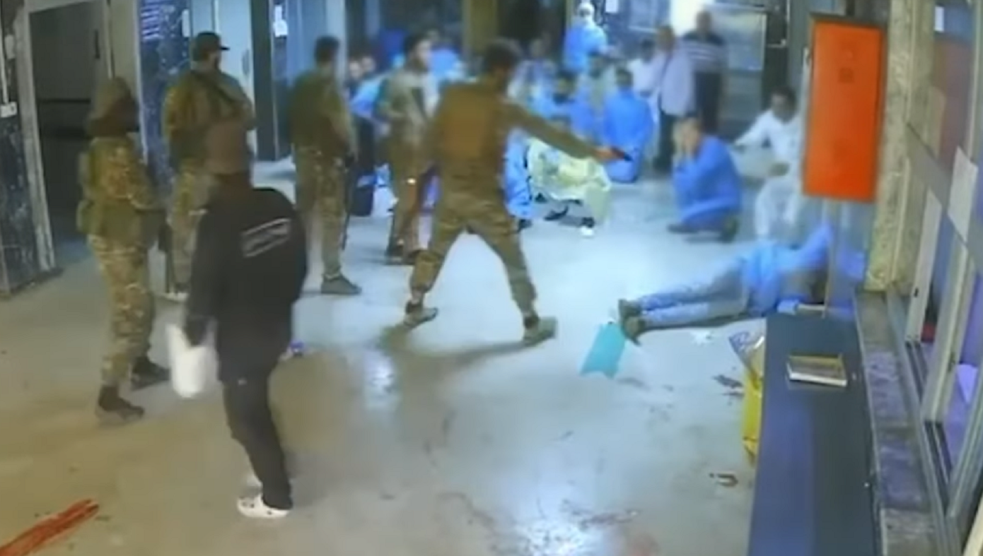 Σοκαριστικό βίντεο καταγράφει εκτέλεση διασώστη σε νοσοκομείο της Συρίας από κυβερνητικές δυνάμεις