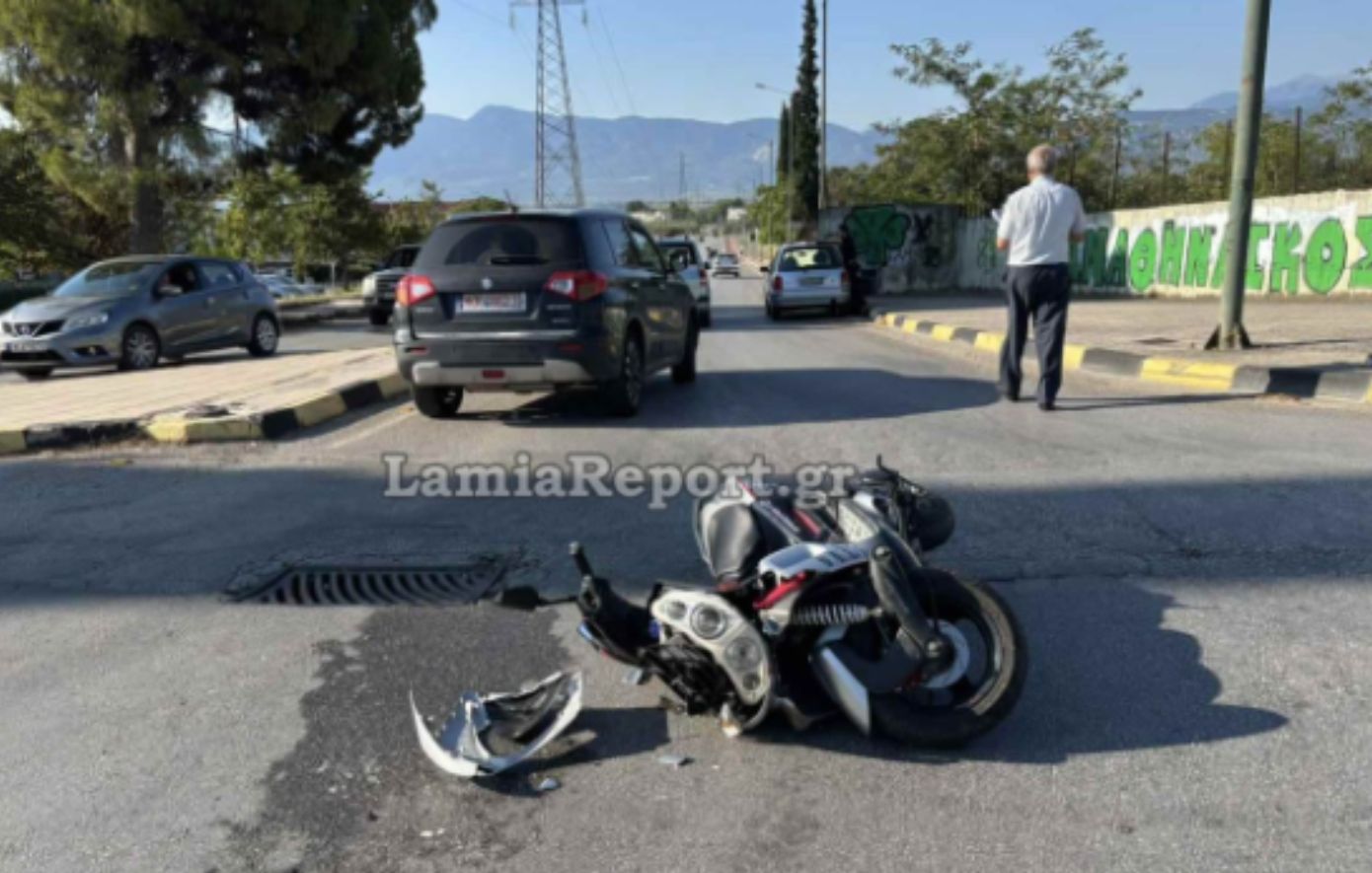 Σοβαρό τροχαίο στη Λαμία: 84χρονη οδηγός παρέσυρε μοτοσικλετιστή
