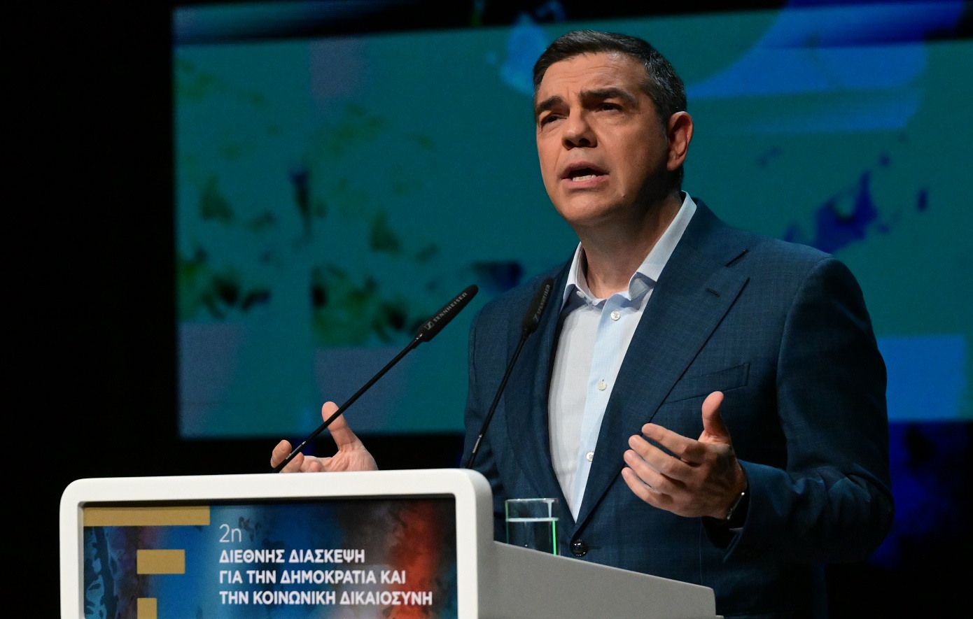 Euractiv: Ο Τσίπρας πρέπει να εξηγήσει πως τα πράγματα θα είναι διαφορετικά και ποια πρόσωπα θα τον πλαισιώσουν