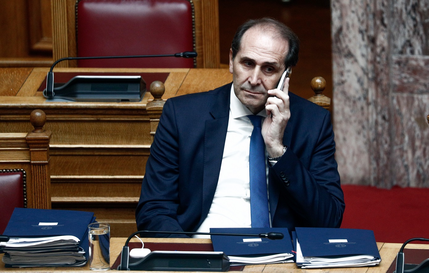 Ανακοπή καρδιάς υπέστη ο Απόστολος Βεσυρόπουλος – Μάχη των γιατρών να τον επαναφέρουν