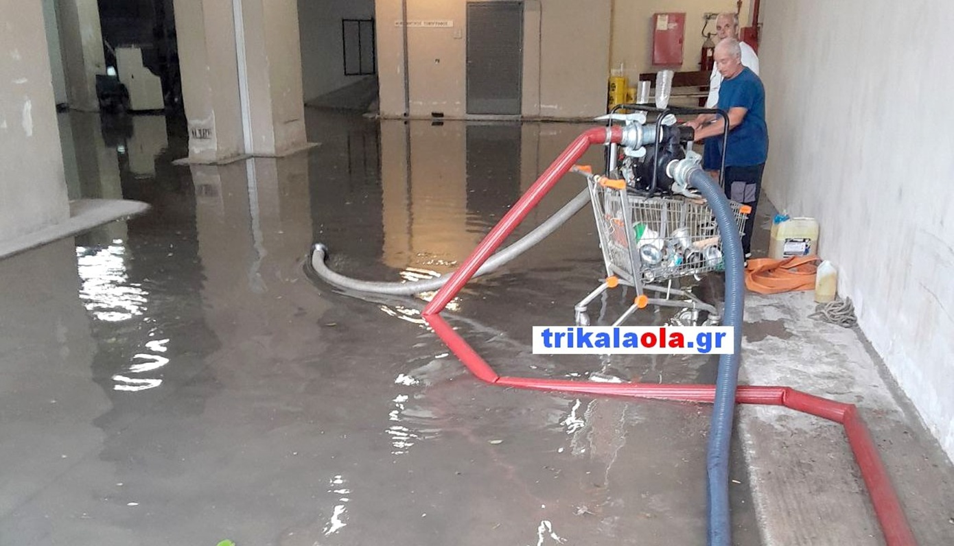 Πλημμύρισε το υπόγειο στο νοσοκομείο Τρικάλων από την ξαφνική μπόρα