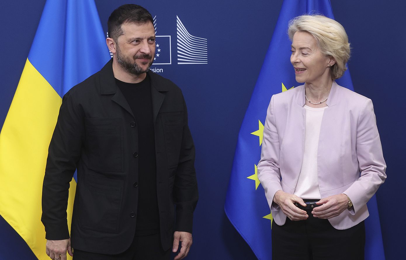 Θερμή υποδοχή Ζελένσκι από φον ντερ Λάιεν στις Βρυξέλλες ενόψει της αυριανής συνάντησης με τον Τραμπ
