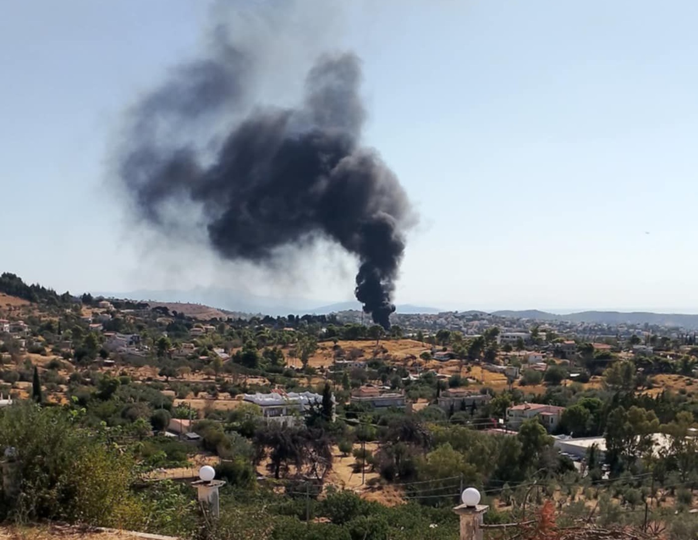 Φωτιά τώρα στο Μουσικό Σχολείο της Παλλήνης