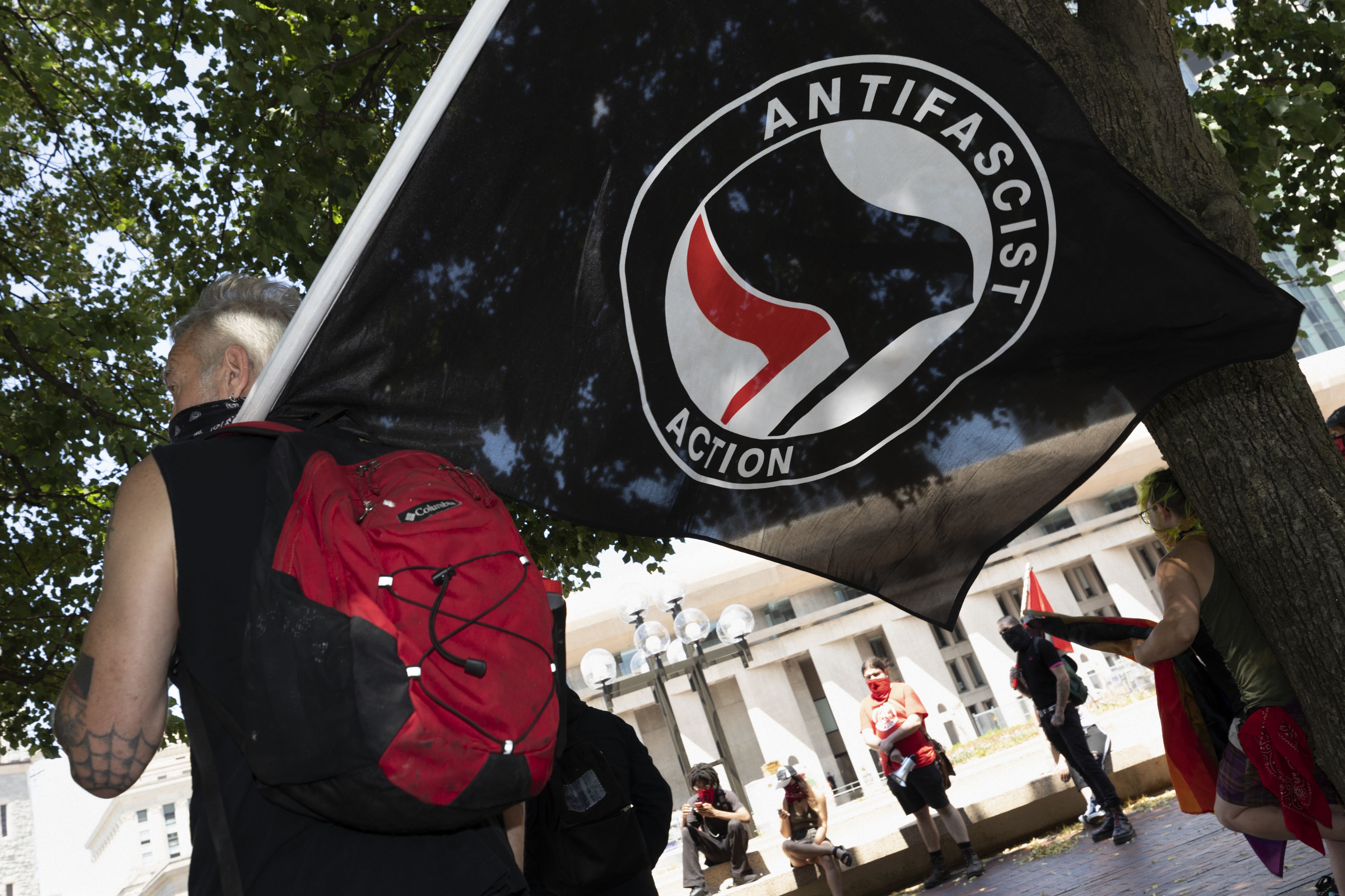 «Το αριστερό κίνημα Antifa είναι τρομοκρατική οργάνωση» &#8211; Τραμπ και Ορμπάν λαμβάνουν δραστικά μέτρα για την καταστολή του