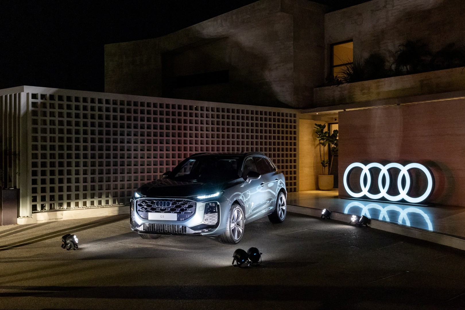 Το νέο Audi Q3 φέρνει την έξυπνη τεχνολογία φωτισμού στην κατηγορία του