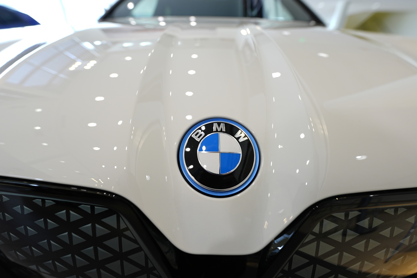 Η BMW ανακαλεί εκατοντάδες χιλιάδες αυτοκίνητα, για πρόβλημα που μπορεί να προκαλέσει μέχρι και πυρκαγιά
