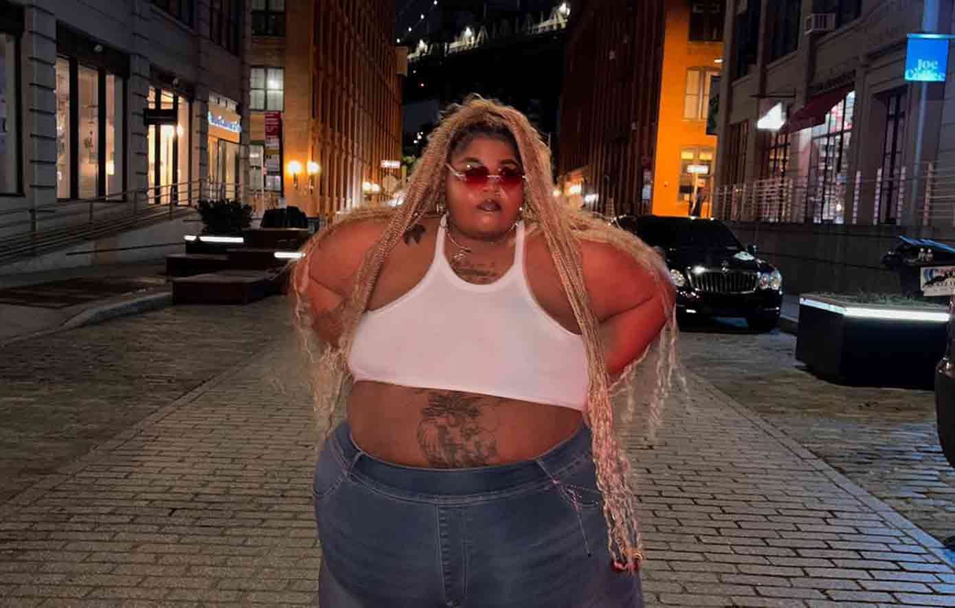 Σε συμβιβασμό η plus-size ράπερ με τον οδηγό ταξί που αρνήθηκε να την μεταφέρει λόγω των κιλών της