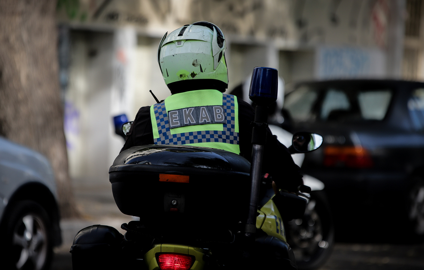 Διασώστης του ΕΚΑΒ τραυματίστηκε σε τροχαίο εν ώρα υπηρεσίας και δίνει μάχη για τη ζωή του