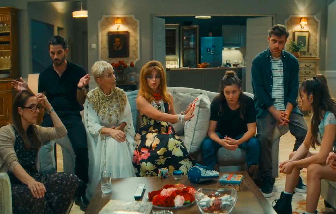 «Γιατί ρε πατέρα;»: Ο Μιχαήλος είναι αποφασισμένος να μάθει ποιο από τα 3 αδέρφια Τσάτσανη έχει τα λεφτά