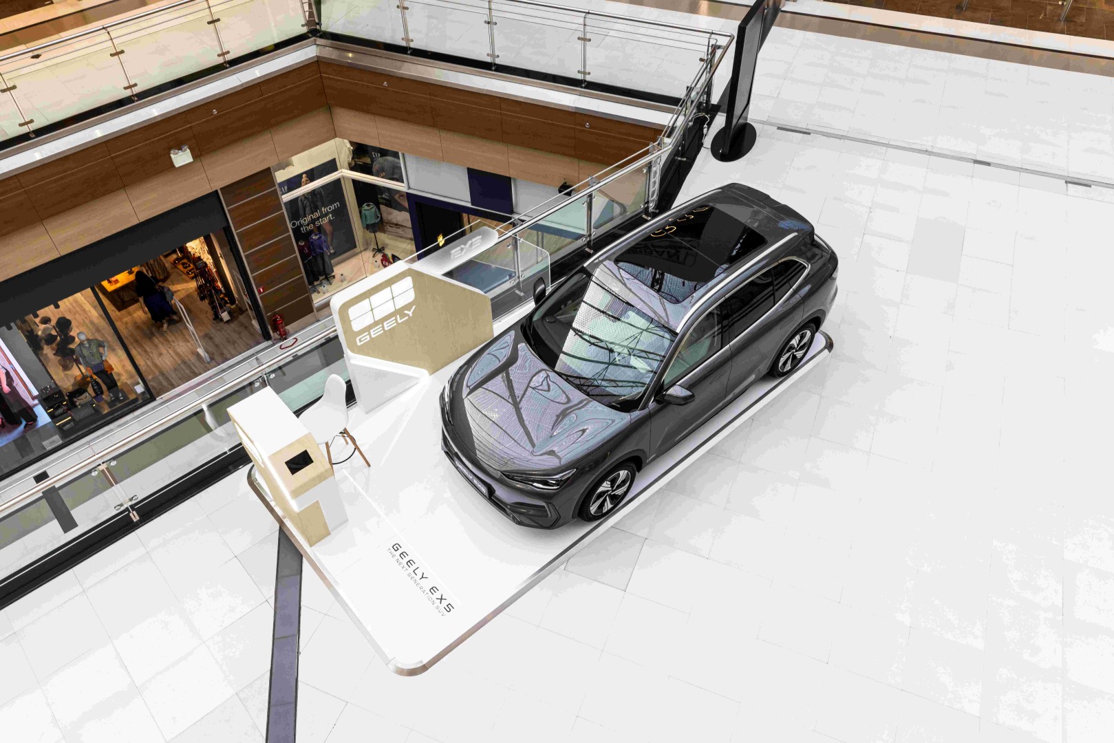 Το νέο Geely EX5 «ηλεκτρίζει» το «The Mall Athens» Το νέο Geely EX5 «ηλεκτρίζει» το «The Mall Athens»